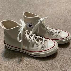 CONVERSE ALL STAR CHUCK TAYLOR SIZE 6.5 WOMEN 4.5 MEN GENTLY USED IN GREAT SHAPE